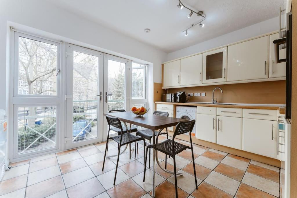 Up To 4 People, Room In A Share House Next To London Bridge Extérieur photo